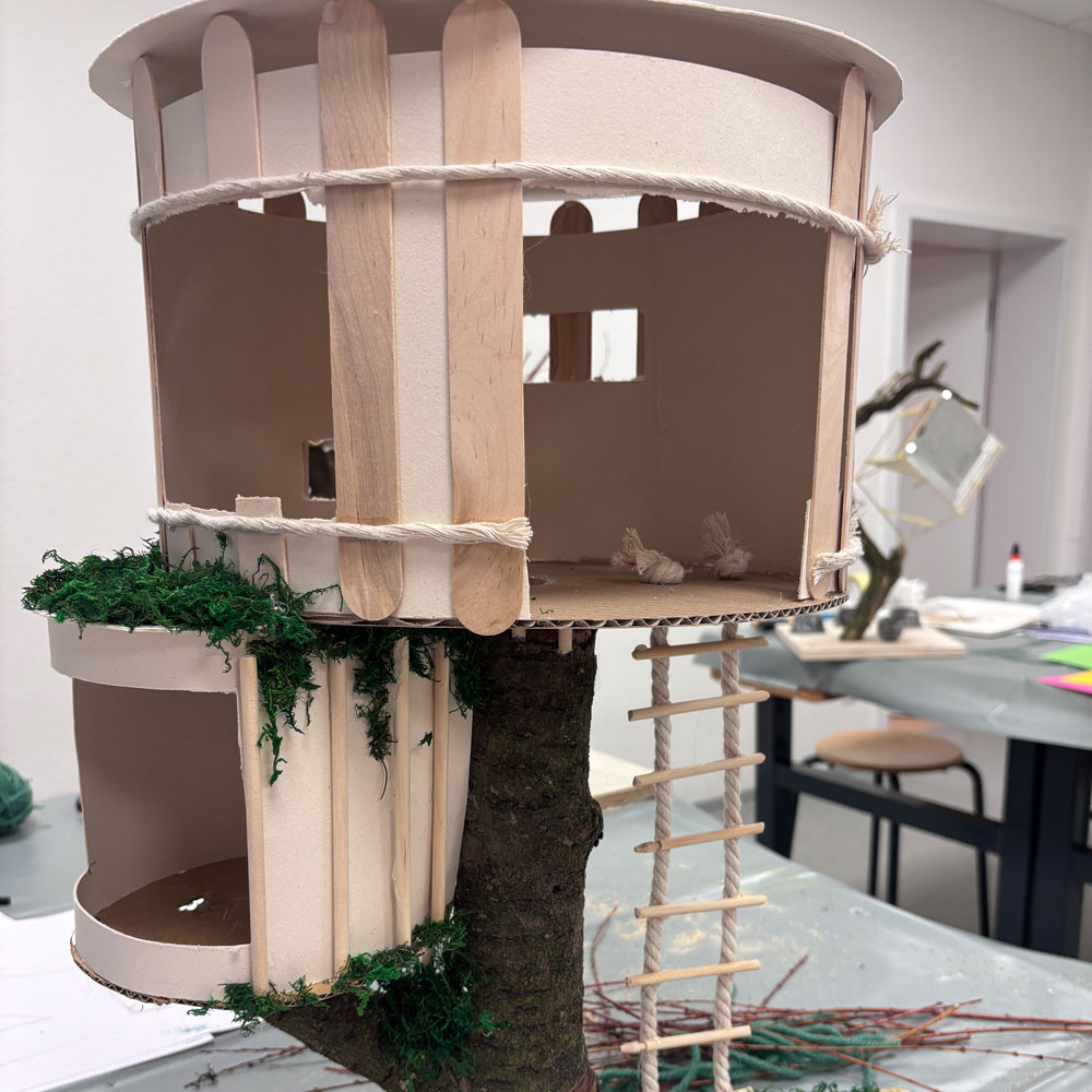Modell eines runden Baumhauses
